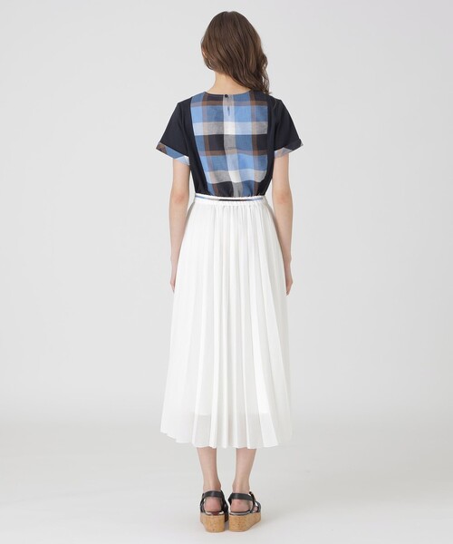 BLUE LABEL CRESTBRIDGE(ブルーレーベルクレストブリッジ)の「ガーゼライクツイルプリーツスカート(スカート・レディース・ダークネイビー/ホワイト/レッド系その他3・38/36)」の22枚目の写真