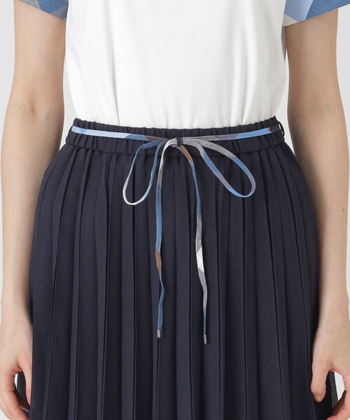 BLUE LABEL CRESTBRIDGE(ブルーレーベルクレストブリッジ)の「ガーゼライクツイルプリーツスカート(スカート・レディース・ダークネイビー/ホワイト/レッド系その他3・38/36)」の6枚目の写真