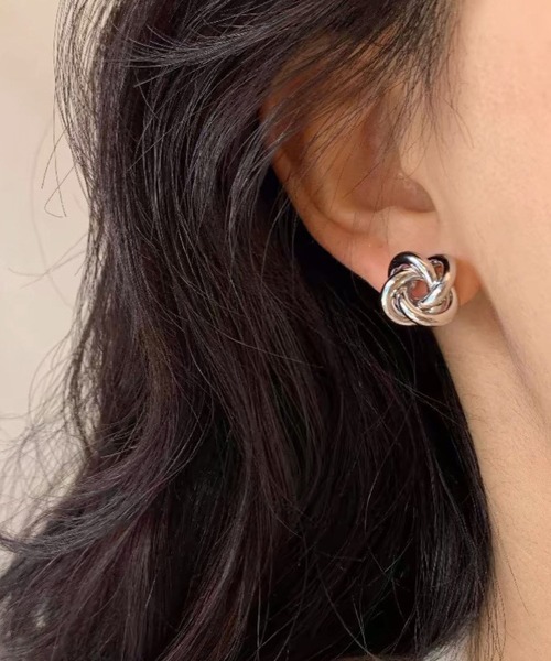 yu-ka（ユーカ）の「YU-KA:サークルピアス circle pierce（ピアス（両耳用）・レディース・シルバー/ゴールド・FREE）」の3枚目の写真