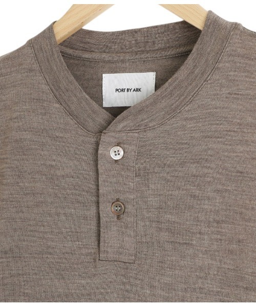 PORT BY ARK（ポートバイアーク）の「PORT BY ARK / ポートバイアーク：Wool Henley Neck T-shirt：PO17-T003[COR]（Tシャツ/カットソー・メンズ・ブラック/サンドベージュ・1/2）」の19枚目の写真