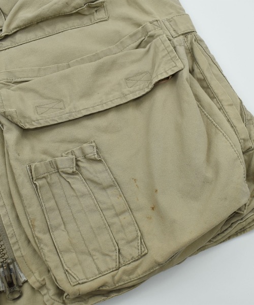 Banana Republic(バナナリパブリック)の「【ヴィンテージ古着】90’s Banana Republic アウトドア ベスト(ベスト・メンズ・カーキ・MEDIUM)」の9枚目の写真