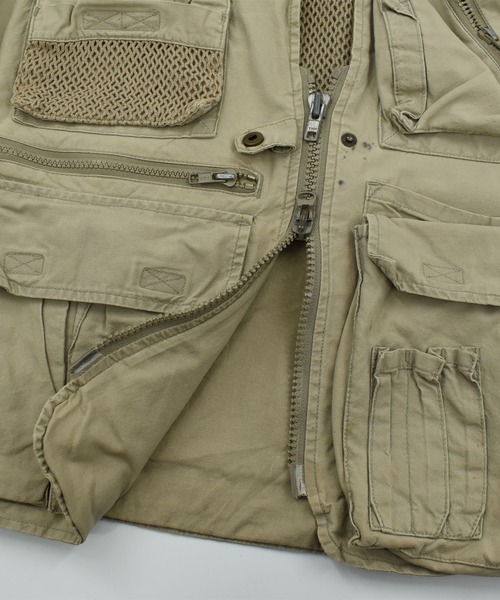 Banana Republic(バナナリパブリック)の「【ヴィンテージ古着】90’s Banana Republic アウトドア ベスト(ベスト・メンズ・カーキ・MEDIUM)」の13枚目の写真