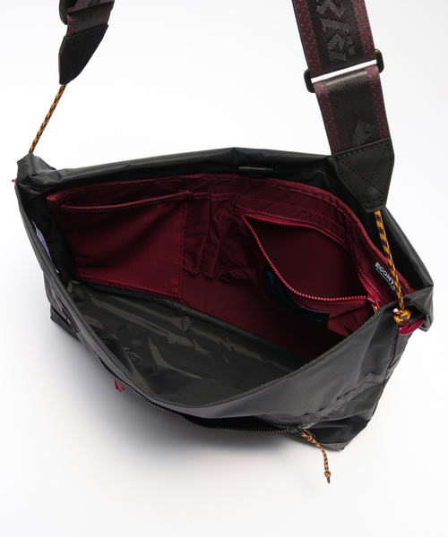 Klättermusen ブラック メッセンジャーバッグ　クレッタルムーセン KLATTERMUSEN / クレッタルムーセン Gaut Messenger Bag-Limited
