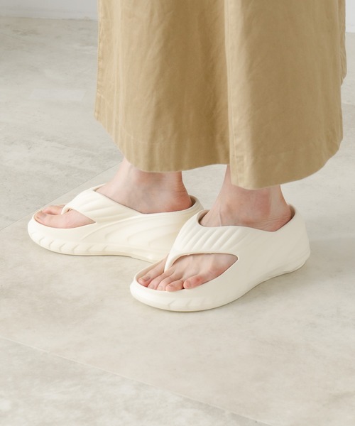 MEI(メイ)の「【MEI/メイ】Tong Sandal/トングサンダル(サンダル・レディース・ブラック/アイボリー・SMALL/MEDIUM/LARGE)」の11枚目の写真