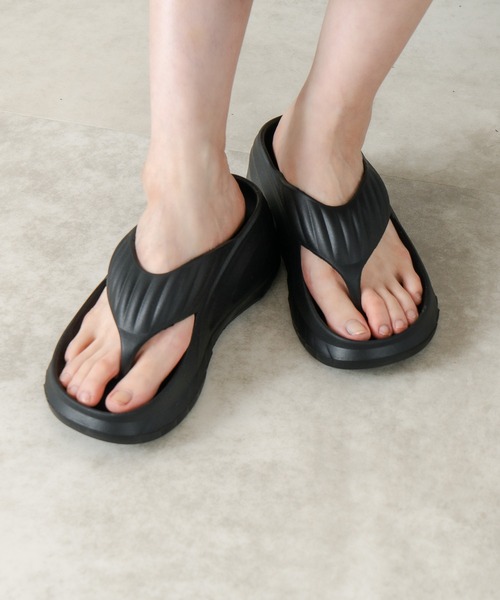MEI(メイ)の「【MEI/メイ】Tong Sandal/トングサンダル(サンダル・レディース・ブラック/アイボリー・SMALL/MEDIUM/LARGE)」の14枚目の写真