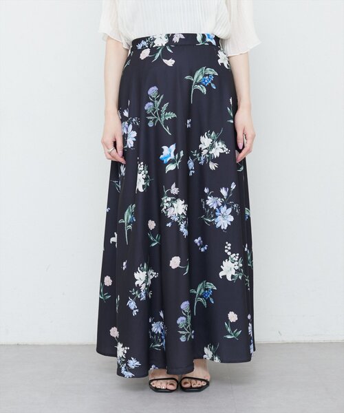 natural couture（ナチュラルクチュール）の「ガーデンフラワー柄フレアスカート（スカート・レディース・ブラック/オフホワイト・FREE）」の16枚目の写真