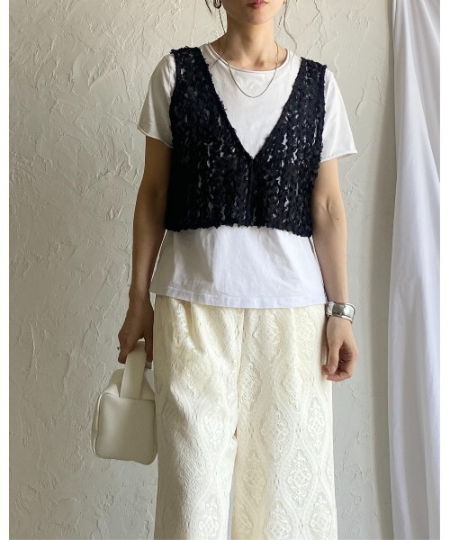 She's Closet(シーズクローゼット)の「前後2WAYショート丈Vネックフリルレースシアージャガードビスチェベスト(ベスト・レディース・アイボリー/ブラック/ホワイト・FREE)」の8枚目の写真