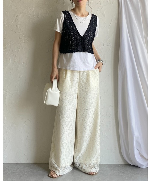 She's Closet(シーズクローゼット)の「前後2WAYショート丈Vネックフリルレースシアージャガードビスチェベスト(ベスト・レディース・アイボリー/ブラック/ホワイト・FREE)」の11枚目の写真