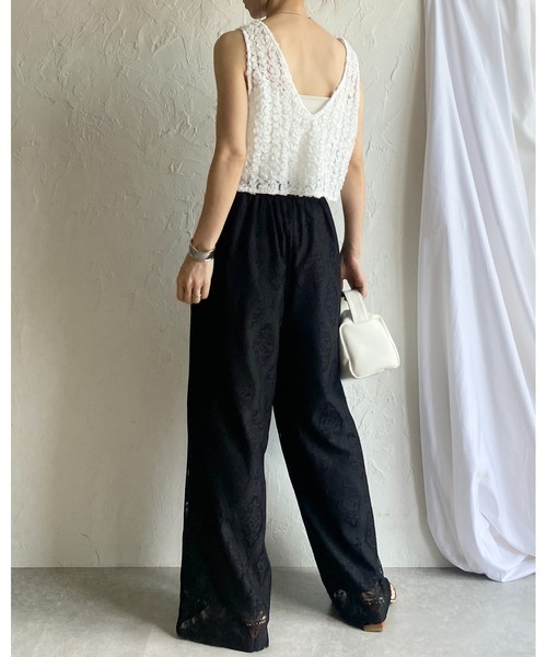 She's Closet(シーズクローゼット)の「前後2WAYショート丈Vネックフリルレースシアージャガードビスチェベスト(ベスト・レディース・アイボリー/ブラック/ホワイト・FREE)」の21枚目の写真