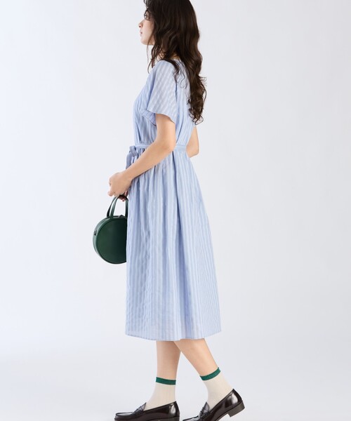 To b. by agnes b.(トゥービーバイアニエスベー)の「からみ織 コットン 半袖 ワンピース(ワンピース・レディース・ブルー系その他・40/38/36)」の4枚目の写真