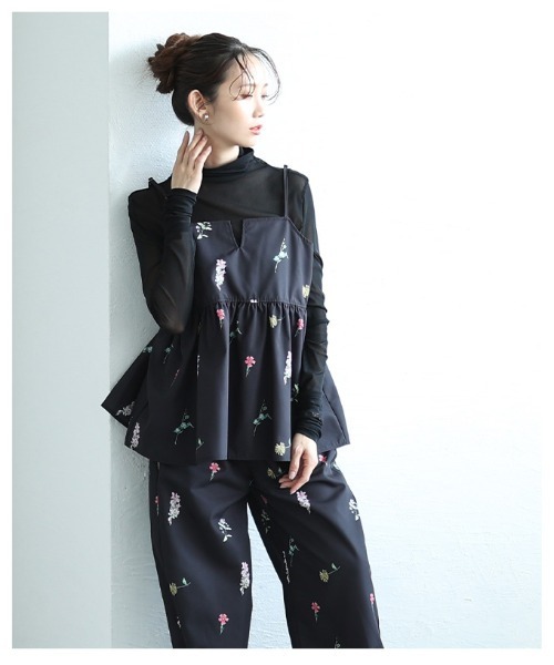 Sawa a la mode（サワアラモード）の「花柄ペプラムフレアキャミソール（キャミソール・レディース・ブラック/オフホワイト/ネイビー・FREE）」の16枚目の写真