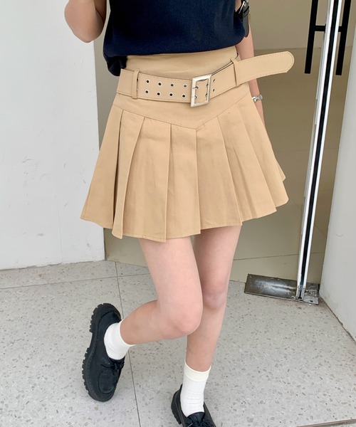 Vipoa(ヴィポア)の「ベルト付きプリーツミニスカート(スカート・レディース・ベージュ/ブラック・MEDIUM/LARGE)」の5枚目の写真