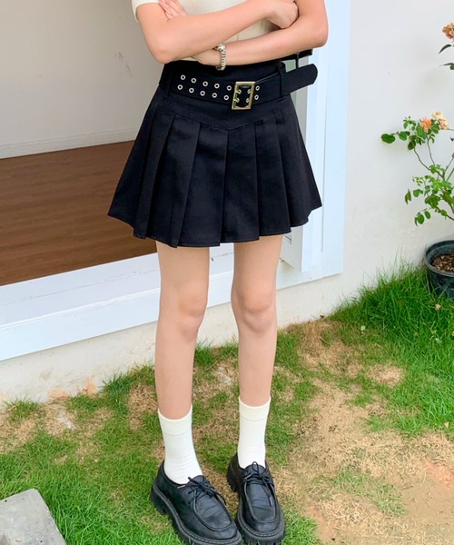 Vipoa(ヴィポア)の「ベルト付きプリーツミニスカート(スカート・レディース・ベージュ/ブラック・MEDIUM/LARGE)」の17枚目の写真