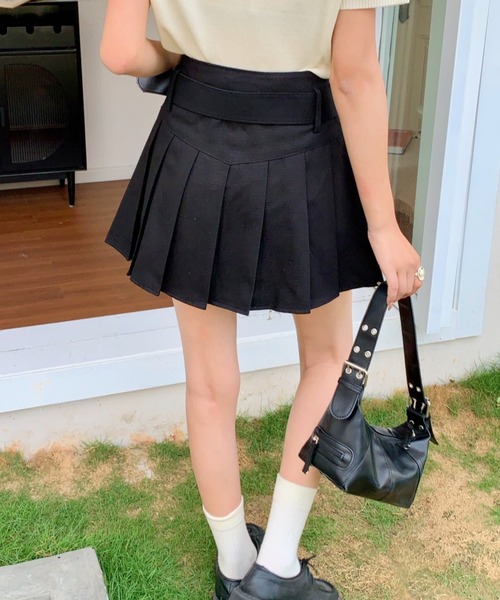 Vipoa(ヴィポア)の「ベルト付きプリーツミニスカート(スカート・レディース・ベージュ/ブラック・MEDIUM/LARGE)」の20枚目の写真