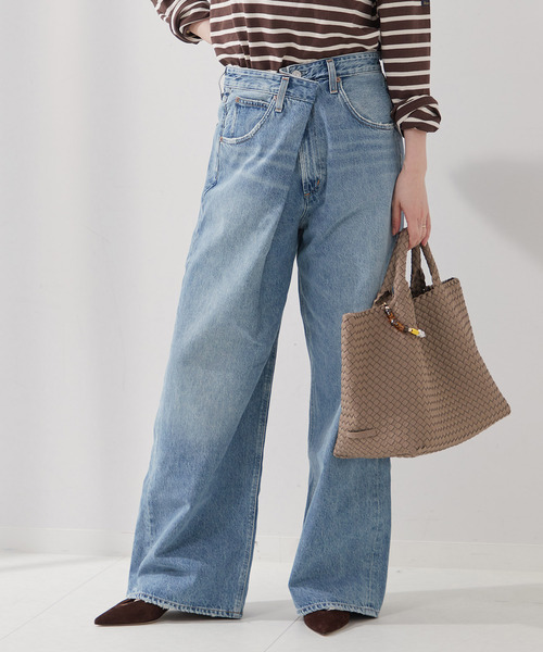 AGOLDE(エーゴールドイー)の「【AGOLDE / エーゴールドイー】VANA FOLD JEAN IN MANTRA:デニム(デニムパンツ・レディース・サックスブルー・27cm/26cm/25cm)」の1枚目の写真