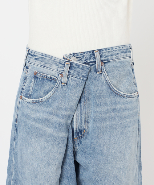 AGOLDE(エーゴールドイー)の「【AGOLDE / エーゴールドイー】VANA FOLD JEAN IN MANTRA:デニム(デニムパンツ・レディース・サックスブルー・27cm/26cm/25cm)」の10枚目の写真