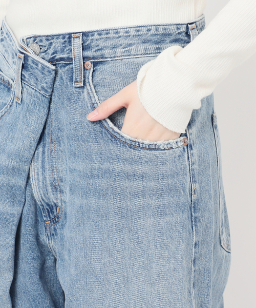 AGOLDE(エーゴールドイー)の「【AGOLDE / エーゴールドイー】VANA FOLD JEAN IN MANTRA:デニム(デニムパンツ・レディース・サックスブルー・27cm/26cm/25cm)」の11枚目の写真