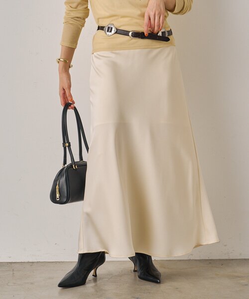 LOUNGEDRESS(ラウンジドレス)の「サテンナロースカート(スカート・レディース・オフホワイト/ブラック・MEDIUM/SMALL)」の10枚目の写真