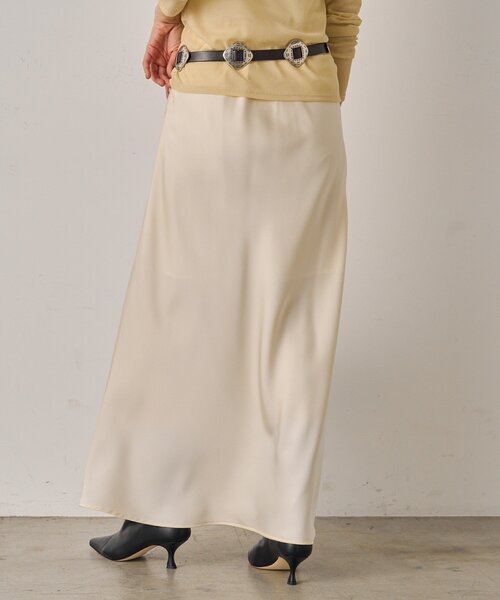 LOUNGEDRESS(ラウンジドレス)の「サテンナロースカート(スカート・レディース・オフホワイト/ブラック・MEDIUM/SMALL)」の14枚目の写真