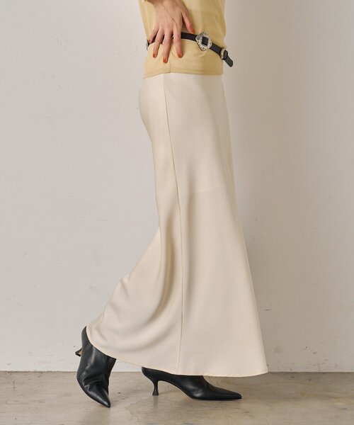 LOUNGEDRESS(ラウンジドレス)の「サテンナロースカート(スカート・レディース・オフホワイト/ブラック・MEDIUM/SMALL)」の15枚目の写真