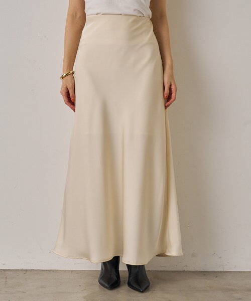 LOUNGEDRESS(ラウンジドレス)の「サテンナロースカート(スカート・レディース・オフホワイト/ブラック・MEDIUM/SMALL)」の16枚目の写真