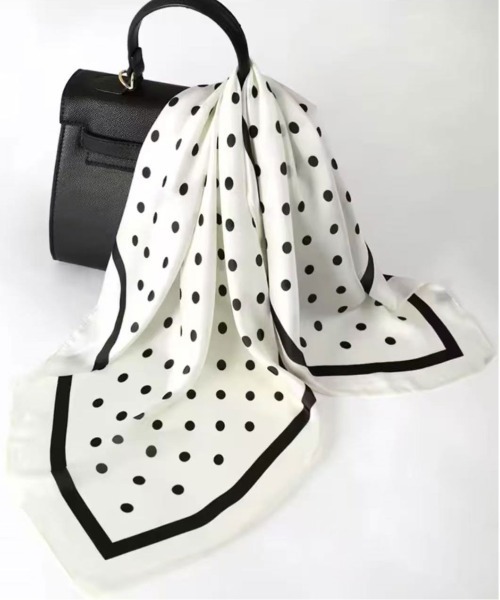 お値下げ　新品　45Rドット柄スカーフ BAYBLO スカーフ バンダナ (CR)「ユニセックス」ドット 柄