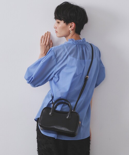 OPAQUE.CLIP（オペークドットクリップ）の「【軽量/2WAY】オイル調合皮ミドルボストンバッグ（ショルダーバッグ・レディース・ブラック/ベージュ・00）」の3枚目の写真