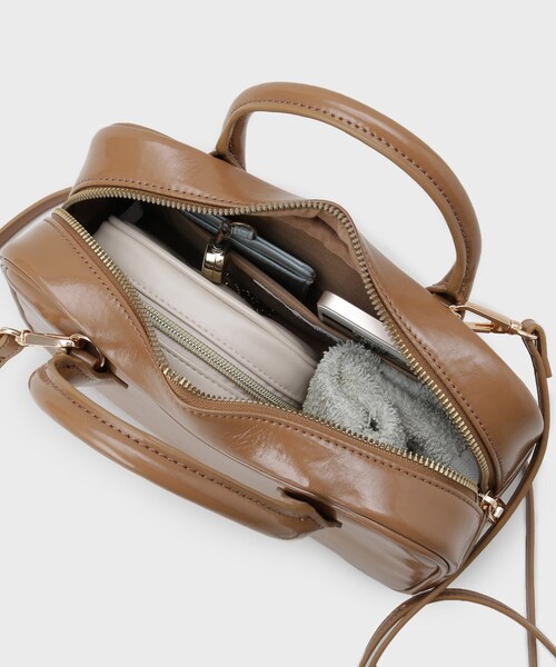 OPAQUE.CLIP（オペークドットクリップ）の「【軽量/2WAY】オイル調合皮ミドルボストンバッグ（ショルダーバッグ・レディース・ブラック/ベージュ・00）」の14枚目の写真