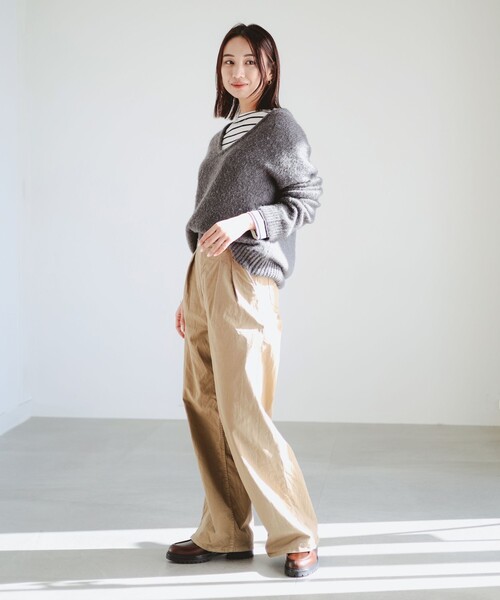 B:MING by BEAMS(ビーミングバイビームス)の「ボーダー ロンT × Vネック ニット セット(ニット/セーター・レディース・チャコールグレー/オフホワイト/ダークブラウン・ONE SIZE)」の10枚目の写真