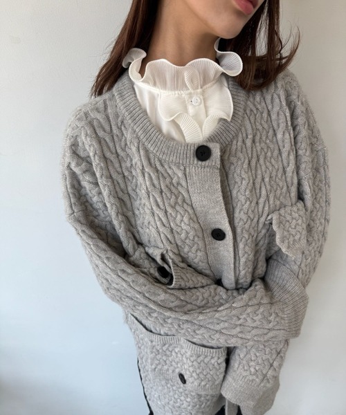 SANSeLF（サンセルフ）の「【SANSeLF】 プリーツフリル スタンドネック フェイクトップス 付け襟 saa25s014（付け襟・レディース・ホワイト/ブラック・FREE）」の3枚目の写真