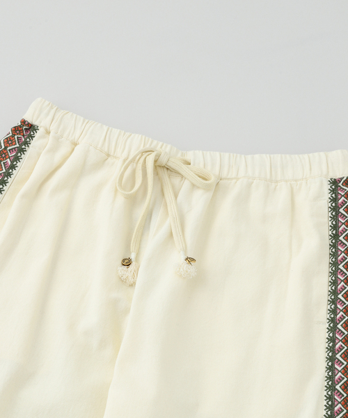 EDIFICE（エディフィス）の「LEIN  (リーン) 別注 Embroidery イージーパンツ（その他パンツ・メンズ・ホワイト系その他/ブラック・LARGE/MEDIUM）」の4枚目の写真