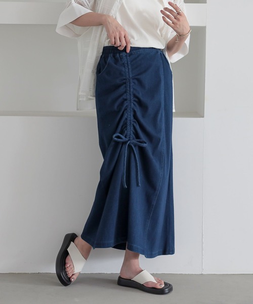 n'OrLABEL（ノアールレーベル）の「『ドロストストレッチデニムスカート』（デニムスカート・レディース・ブラック/ブルー・2/1）」の2枚目の写真