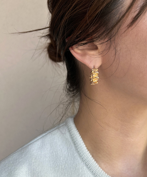 SLOBE IENA（スローブイエナ）の「Theia Jewelry/テイア ジュエリー ニュアンスピアス 71061E0022（ピアス（両耳用）・レディース・ゴールド・FREE）」の2枚目の写真