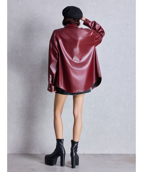 GYDA（ジェイダ）の「フェイクレザースタイリングシャツ（シャツ/ブラウス・レディース・ブラック/レッド・FREE）」の7枚目の写真