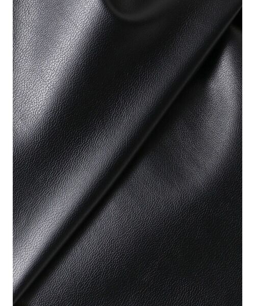 GYDA（ジェイダ）の「フェイクレザースタイリングシャツ（シャツ/ブラウス・レディース・ブラック/レッド・FREE）」の19枚目の写真