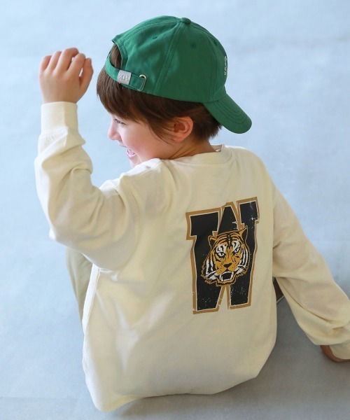 devirock(デビロック)の「綿100% デビラボ BIGシルエット プリント袖リブ 長袖Tシャツ ロンT(Tシャツ/カットソー・キッズ・グレー系1/ブラック系2/ブラック系3/ブラック系4/ベージュ系1/ホワイト系1/ブラック系1/ピンク系1/グリーン系1/ベージュ系2/グリーン系3/グリーン系4/グリーン系2/ブルー系1・90cm/110cm/100cm/120cm/130cm/140cm/150cm/160cm)」の1枚目の写真