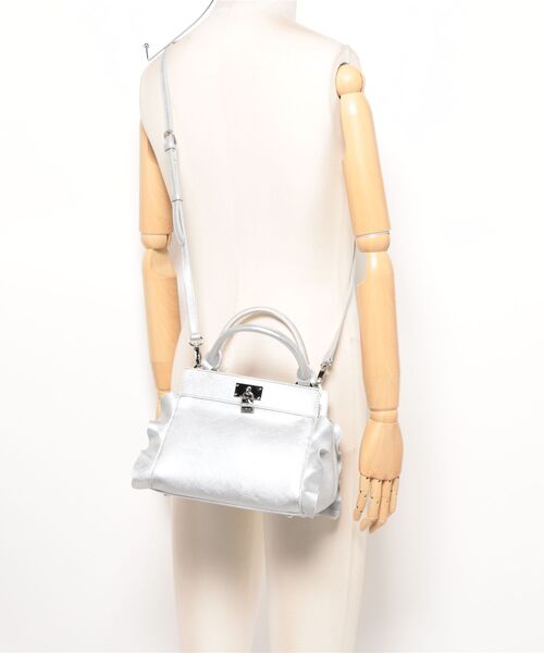 JILL STUART（ジルスチュアート）の「JILL STUART(ジル スチュアート)　ラッフル　2WAYハンド（ハンドバッグ・レディース・シルバー/チョコ/ブラック・FREE）」の9枚目の写真