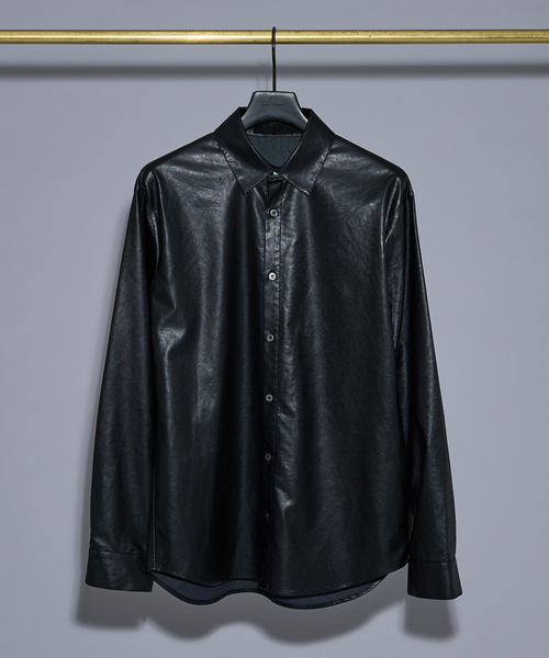 5351 POUR LES HOMMES（ゴーサンゴーイチプールオム）の「エンボスプリント レザータッチ アラベスク柄 長袖シャツ（シャツ/ブラウス・メンズ・ブラック・50/48/46/44）」の3枚目の写真