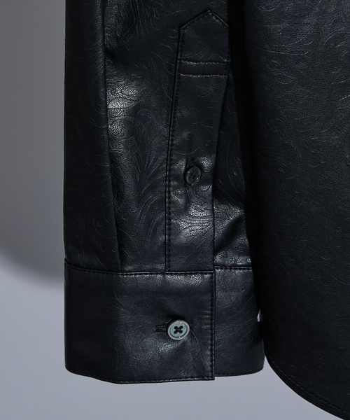 5351 POUR LES HOMMES（ゴーサンゴーイチプールオム）の「エンボスプリント レザータッチ アラベスク柄 長袖シャツ（シャツ/ブラウス・メンズ・ブラック・50/48/46/44）」の7枚目の写真