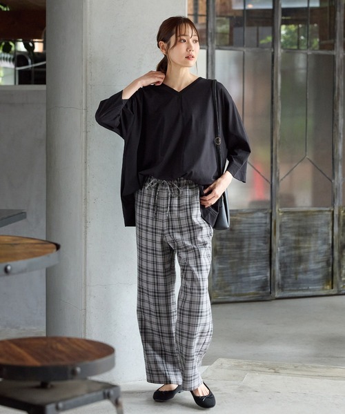 Honeys(ハニーズ)の「8分袖Vネックチュニック(Tシャツ/カットソー・レディース・ブラック/レッド系その他/ダークブラウン系/ネイビー・F)」の7枚目の写真