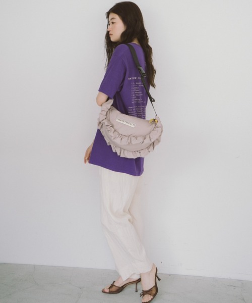 THEATRE PRODUCTS（シアタープロダクツ）の「パファーフリルショルダーバッグ（ショルダーバッグ・レディース・ブラック/グレー・FREE）」の13枚目の写真