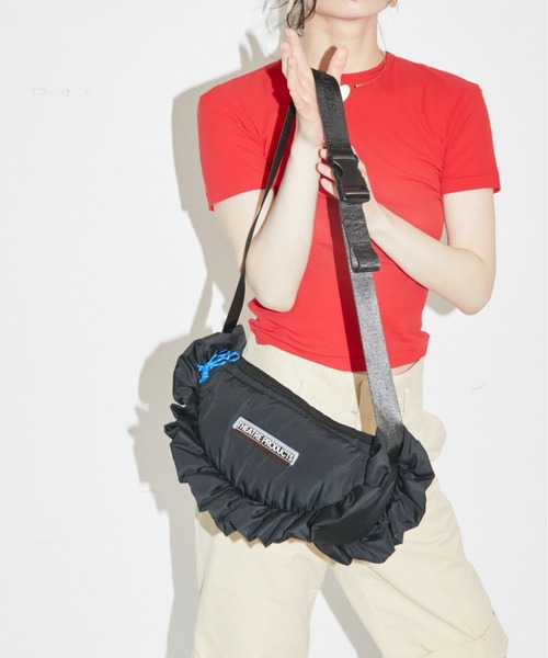 THEATRE PRODUCTS（シアタープロダクツ）の「パファーフリルショルダーバッグ（ショルダーバッグ・レディース・ブラック/グレー・FREE）」の20枚目の写真