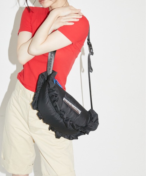 THEATRE PRODUCTS（シアタープロダクツ）の「パファーフリルショルダーバッグ（ショルダーバッグ・レディース・ブラック/グレー・FREE）」の4枚目の写真