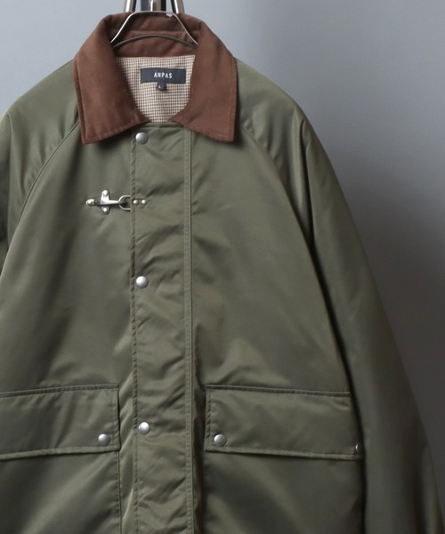 ANPAS（アンパス）の「ANPAS Corduroy Collar Fireman Buckle Hunting Jacket/ANPAS 別注 襟コーデュロイ ファイヤーマンバックル 薄中綿ハンティングジャケット ブルゾン アウター メンズ（ブルゾン・メンズ・ブラック/オリーブ・M/L/LL）」の2枚目の写真