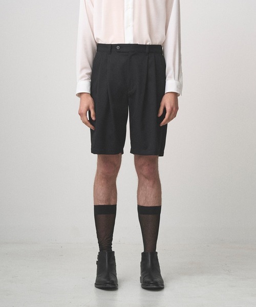 Juha（ユハ）の「2TUCK EASY SHORTS（スラックス・メンズ・ブラック/ネイビー/ブラウン・2/3/4）」の2枚目の写真