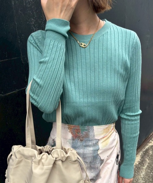 ARCADE（アーケード）の「滑らかな品ある素材感！ 微起毛 無地リブニット カットソー カラー セーター トップス（ニット/セーター・レディース・レッド/ブラウン/ベージュ/パープル/グリーン/ピンク/エメラルド/グレイッシュベージュ/マスタード/ブラック・M/L/S）」の14枚目の写真