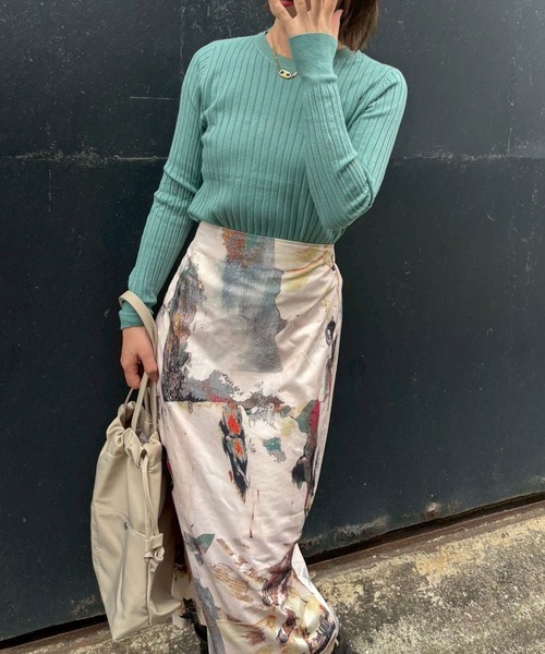 ARCADE（アーケード）の「滑らかな品ある素材感！ 微起毛 無地リブニット カットソー カラー セーター トップス（ニット/セーター・レディース・レッド/ブラウン/ベージュ/パープル/グリーン/ピンク/エメラルド/グレイッシュベージュ/マスタード/ブラック・M/L/S）」の16枚目の写真