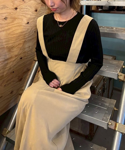 ARCADE（アーケード）の「滑らかな品ある素材感！ 微起毛 無地リブニット カットソー カラー セーター トップス（ニット/セーター・レディース・レッド/ブラウン/ベージュ/パープル/グリーン/ピンク/エメラルド/グレイッシュベージュ/マスタード/ブラック・M/L/S）」の21枚目の写真