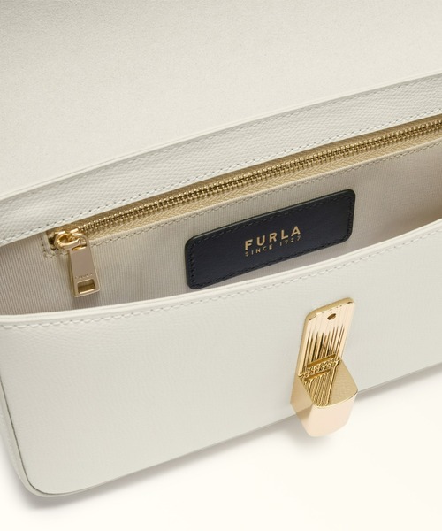 FURLA（フルラ）の「フルラ イリデ (Furla Iride) クロスボディバッグ（ショルダーバッグ・レディース・レッド/チャコールグレー/ライトピンク/ピンクベージュ/ライトブルー/アイボリー/ブラック/グリーン・ONE SIZE）」の15枚目の写真