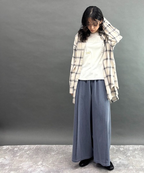 NICOLE white(ニコルホワイト)の「オンブレシャツ(シャツ/ブラウス・レディース・ネイビー/オフホワイト/ブラウン・FREE)」の22枚目の写真